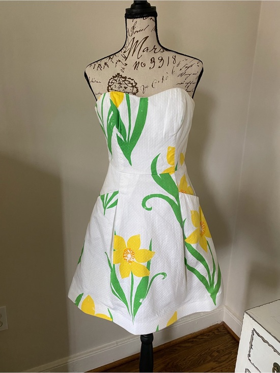 Lilly Pulitzer Dresses & Skirts - Lilly Pulitzer⎼NWOT White Strapless Fit & Flare Daffodil Dress, Sz 0